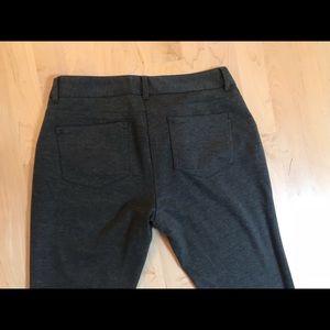 New York and Company skinny point pant - Size 6